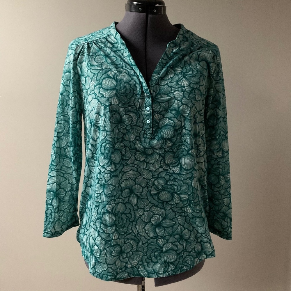 H&M light turquoise top